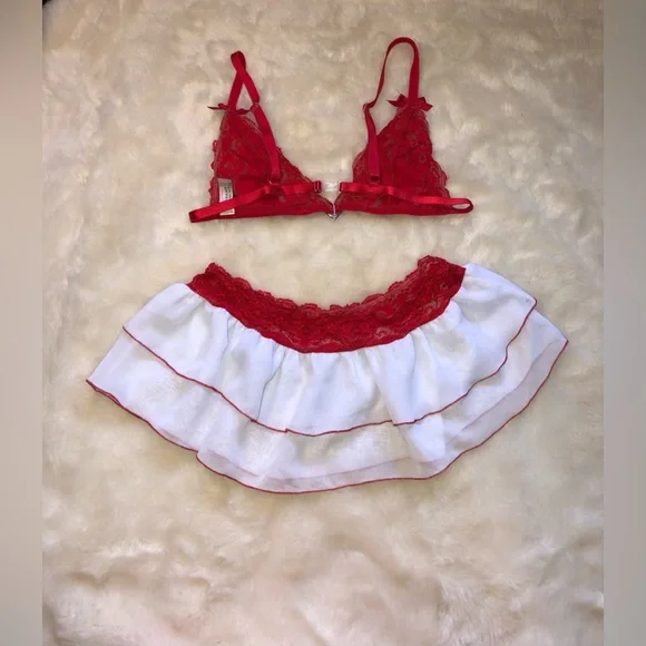 Lingerie Set - Picture 2 of 9